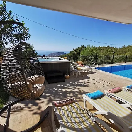 Holiday home With A Pool And Jacuzzi
