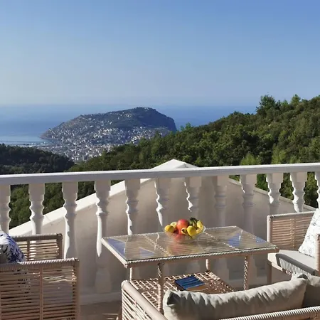 With A Pool And Jacuzzi Holiday home Alanya