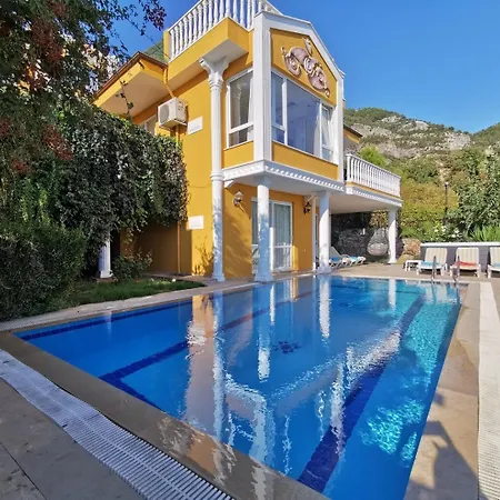 With A Pool And Jacuzzi Alanya