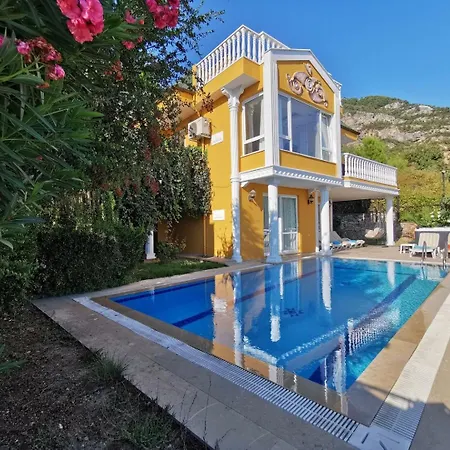Dom wakacyjny With A Pool And Jacuzzi *